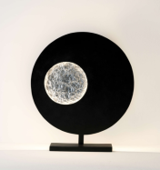 designov stoln lampa LUNA stbrn