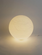 designov stoln lampa MOON MEDIUM