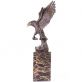 bronzov socha na mramorovm podstavci Orel s rybou 64 - pohled 2 - www.glancshop.cz