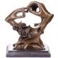 bronzov modern socha na mramorovm podstavci  107 - pohled 1 - www.glancshop.cz