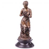 velk bronzov socha na mramorovm podstavci ena s kvtinou 73 - pohled 1 - www.glancshop.cz