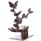 bronzov� socha ruka s mot�ly 144 - pohled 2 - www.glancshop.cz
