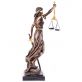 velk bronzov socha zlacen Justitia na mramorovm podstavci 85 - pohled 3 - www.glancshop.cz