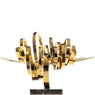 modern� socha z nerez oceli na mramorov�m podstavci 7