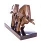 modern� bronzov� socha na mramorov�m podstavci 79 - pohled 2 - www.glancshop.cz