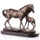 bronzov� socha na mramorov�m podstavci K�� s h��b�tem 46 - pohled 2 - www.glancshop.cz