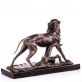 bronzov� socha loveck�ho psa na mramorov�m podstavci 86 - pohled 2 - www.glancshop.cz