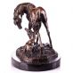 bronzov� socha kon� s h��b�tem na mramorov�m podstavci 87 - pohled 2 - www.glancshop.cz